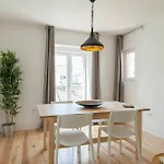 Santa Justa Apartments, Downtown Center